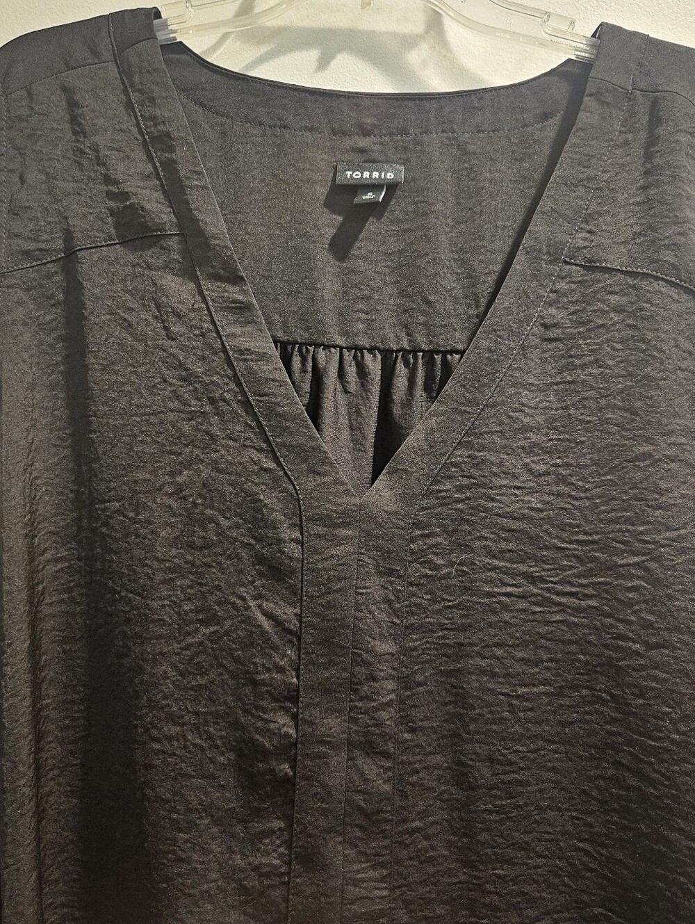 Torrid Black V-Neck Black Textured Sleevless Blouse Sz 6